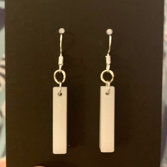 BeachTiff White Resin Stick Earrings - Picture 3 of 3